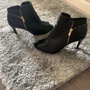 Marc Fisher Black Leather Booties Gold Zipper ✨